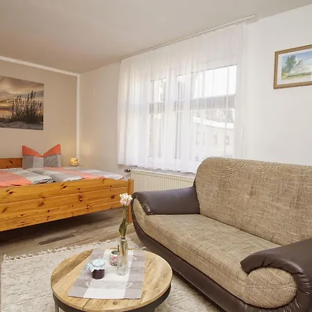 アパート Westphal's Groß Zicker